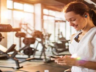 Optimize Your Health Journey: The Top 5 Fitness Tracking Apps to Keep You on Course